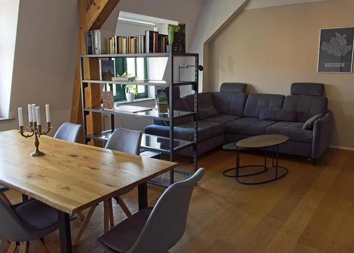 Neustadt-aussicht - Grosse Mit Balkon Apartman *